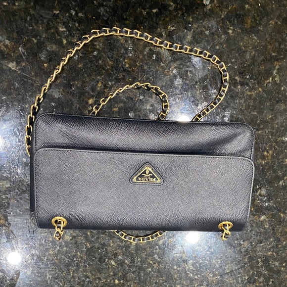 PRADA Leather Purse - Picture 4 of 6